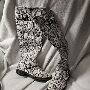 Source Unknown Snake Print Combat Boots - Black and Gray